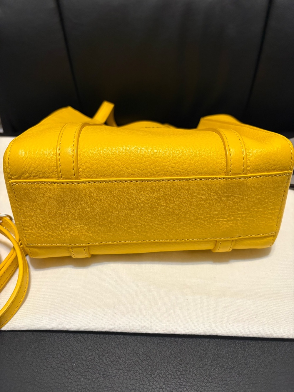 Balenciaga Yellow Leather handbag/tote full inclusion - Picture 7 of 8